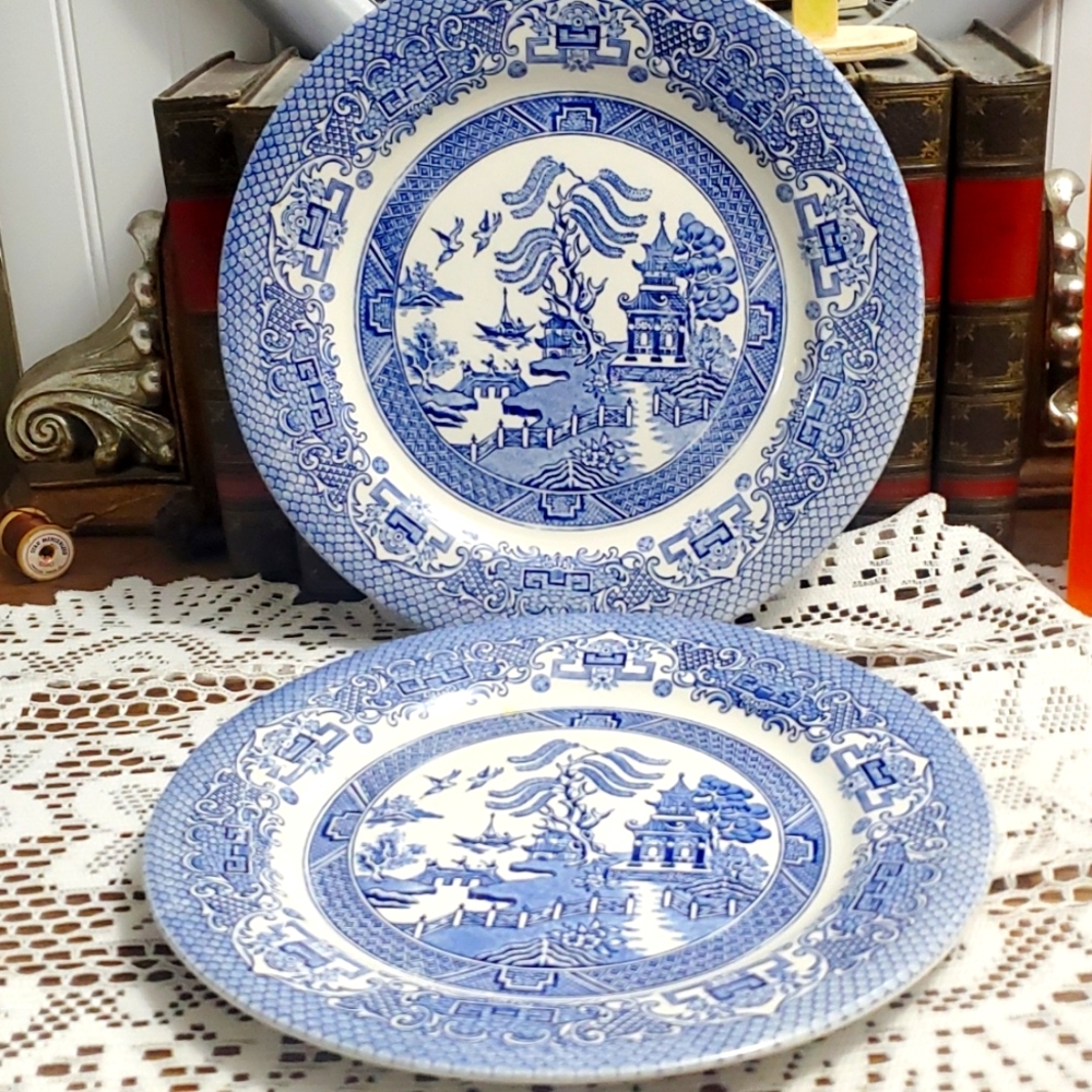 EIT England Blue Willow Dinner Plate Set of 2